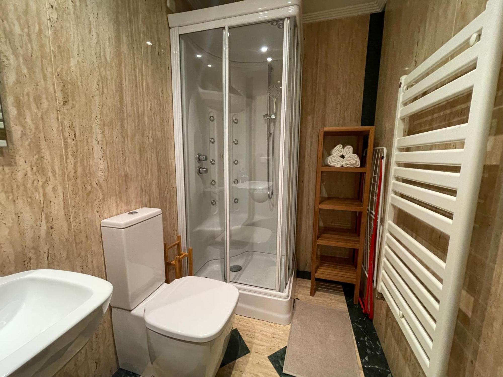 Atuaire Home Vivienda A Luminosa Parking Incluido En Plena Calle Comercial Burgo Exterior foto